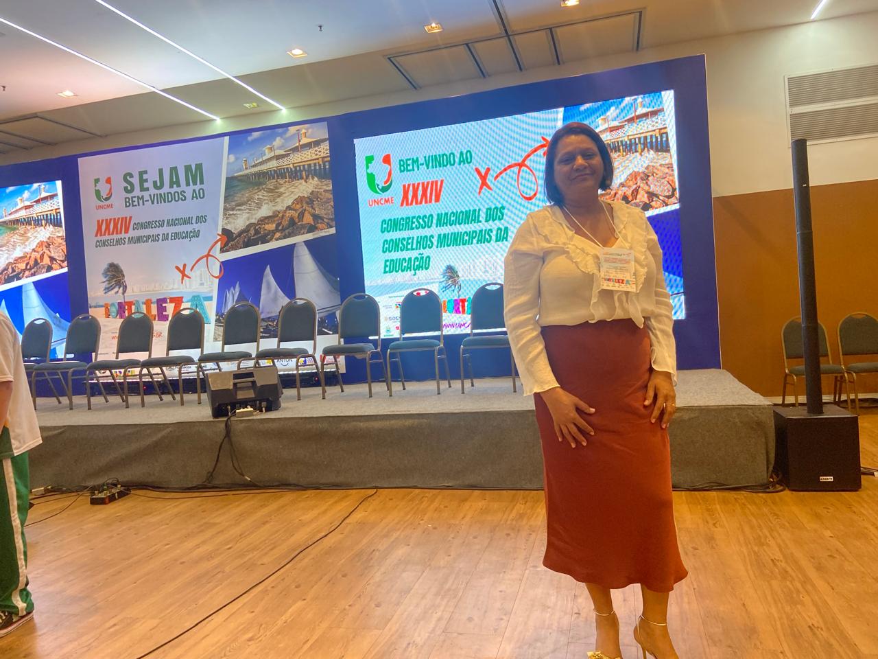 Presidente Vera Lúcia prestigiando o evento