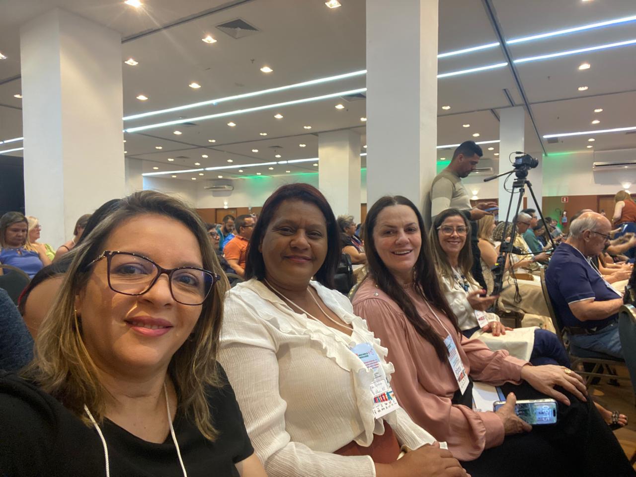 Presidente Vera Lúcia e equipe